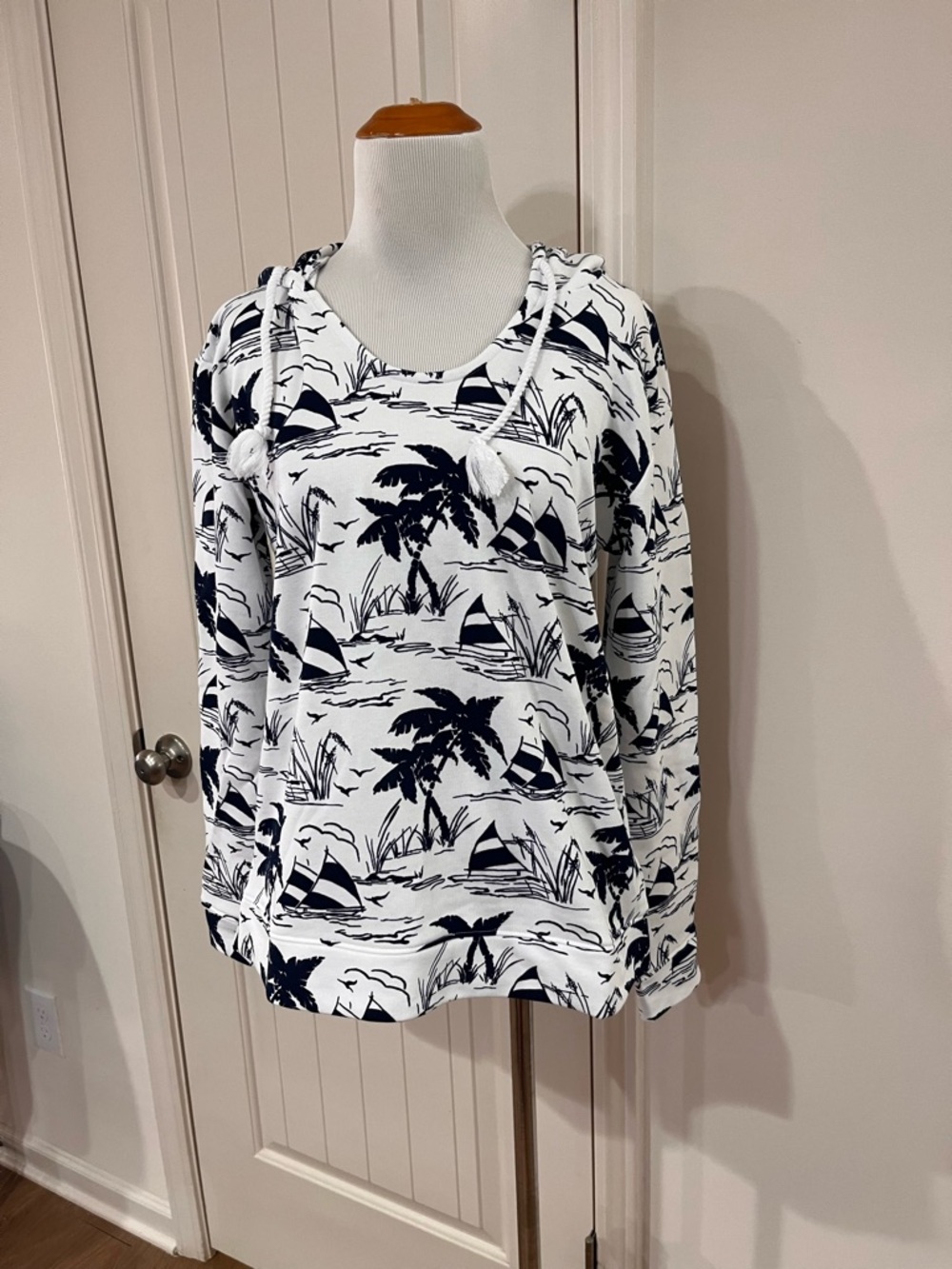 Talbots White and Navy Palm Print Hoodie